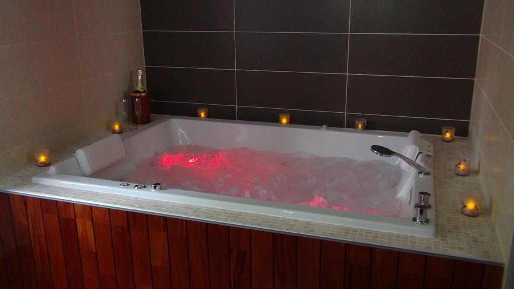 Le Clos Des Tilleuls La Vendelée Chambre photo