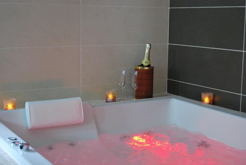 Le Clos Des Tilleuls La Vendelée Chambre photo